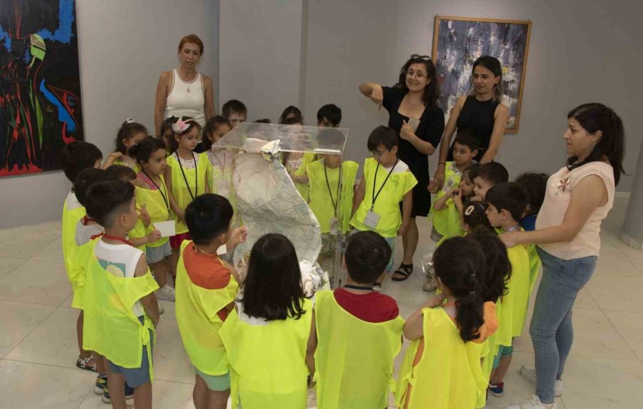 Çocuklar, Hayal Dünyalarını Kağıda Döktü