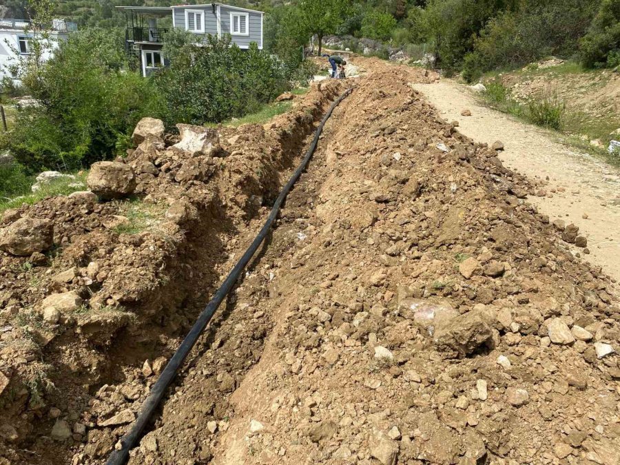 Antalya Büyükşehir’den Aksekili Üreticilere Sulama Borusu Desteği