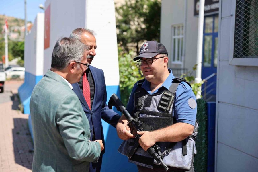 Başkan Özdoğan İlçe Yönetimi İle Bayramlaştı