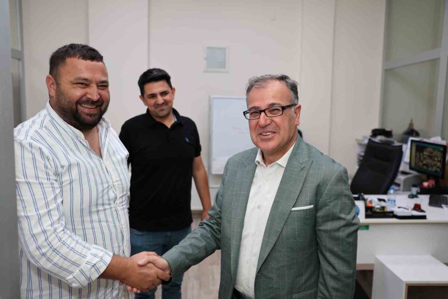 Başkan Özdoğan İlçe Yönetimi İle Bayramlaştı