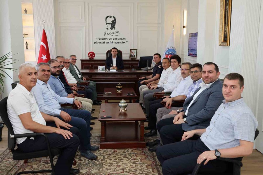 Başkan Özdoğan İlçe Yönetimi İle Bayramlaştı