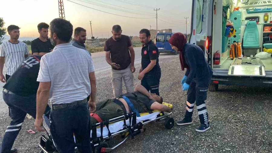 Hafif Ticari Aracın Tır İle Çarpışma Anı Kamerada: 1 Yaralı