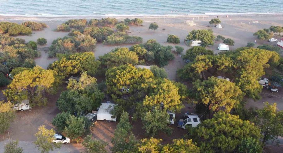 Hem Doğa İle İç İçe Hem Ekonomik: Karavan Ve Çadır Tatilini 40 Bin Kişi Tercih Etti