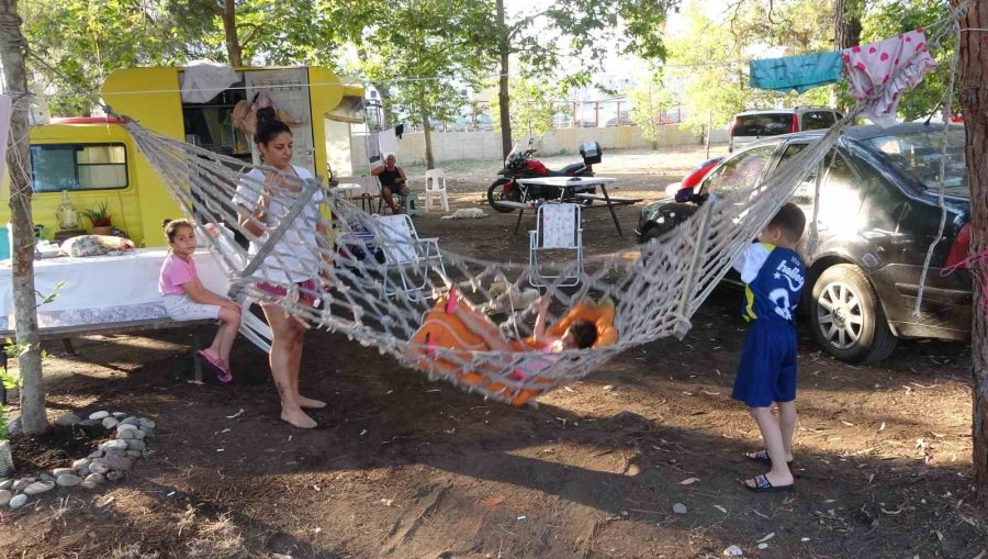 Hem Doğa İle İç İçe Hem Ekonomik: Karavan Ve Çadır Tatilini 40 Bin Kişi Tercih Etti