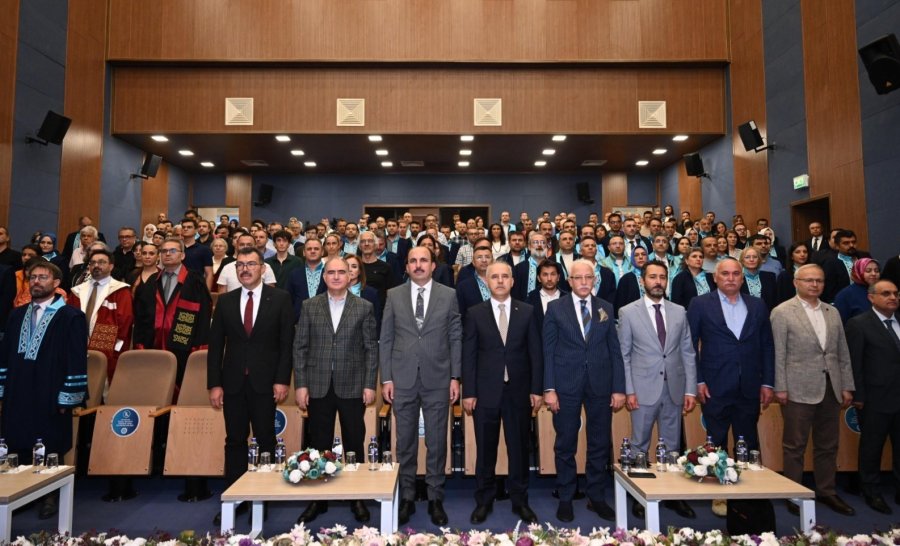 Neü’nün Yıldızları Ödül Gecesinde Parladı