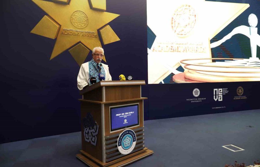 Neü’nün Yıldızları Ödül Gecesinde Parladı