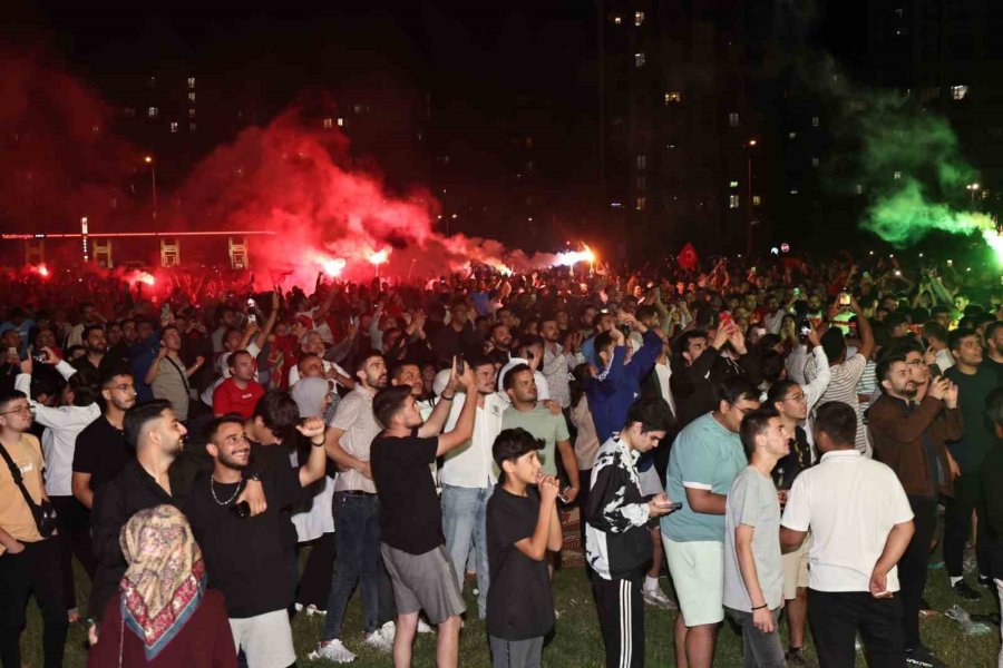 Kayseri’de Milli Takım Coşkusu