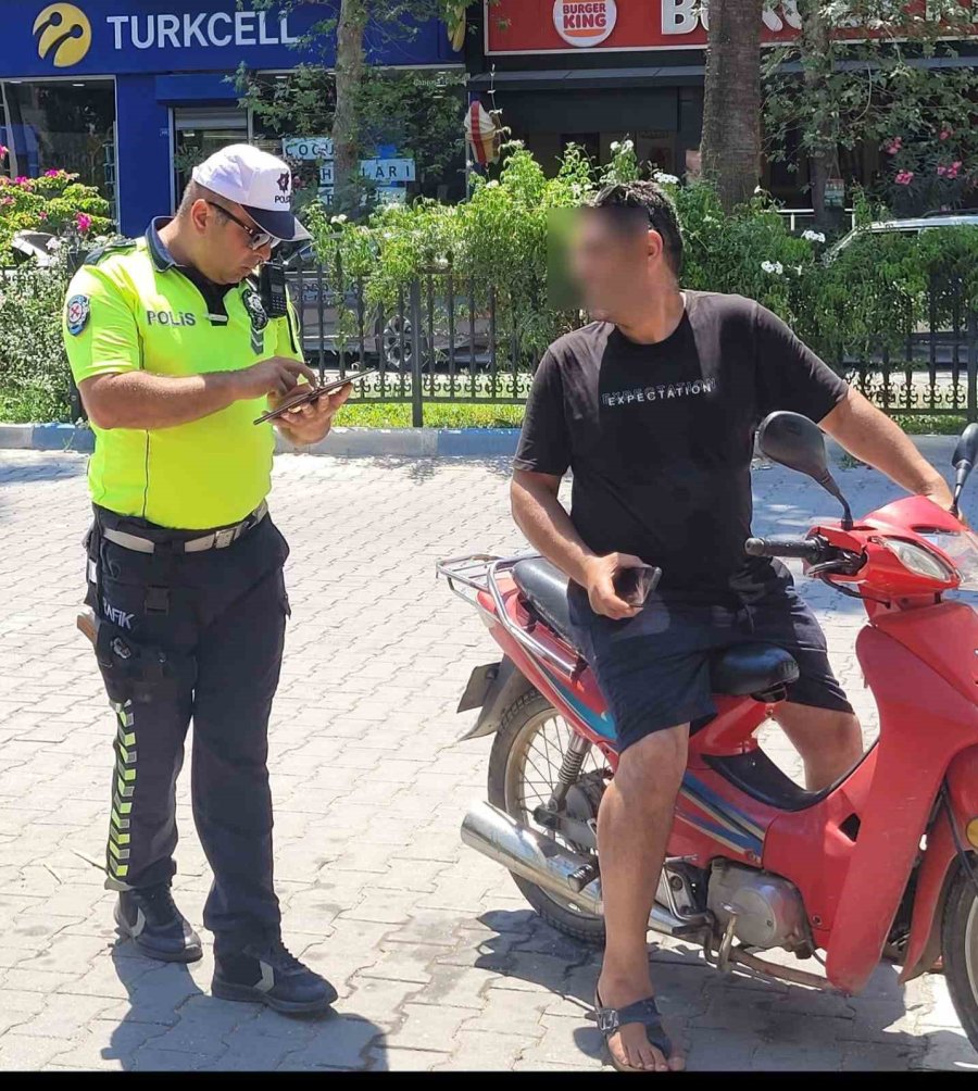 Motosiklet Sürücüsüne 13 Bin 500 Tl Ceza Yazıldı