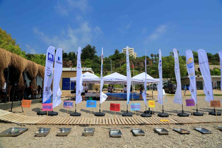 Dünyaca Ünlü Sahilden Günlük 60 Ton Atık Toplanıyor