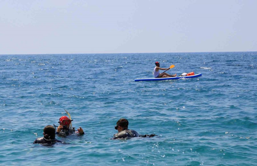 Dünyaca Ünlü Sahilden Günlük 60 Ton Atık Toplanıyor