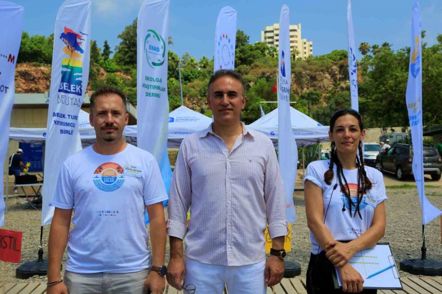 Dünyaca Ünlü Sahilden Günlük 60 Ton Atık Toplanıyor