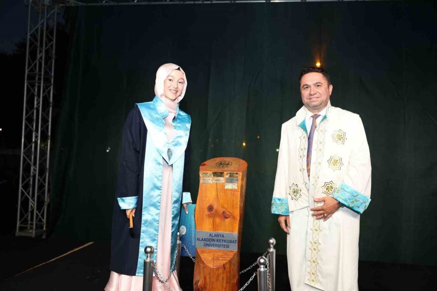 Alkü’de Mezuniyet Heyecanı