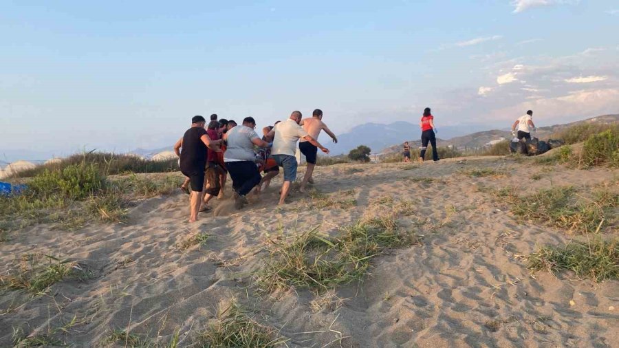 Antalya’da Dalgalara Kapılan Şahıs Hayatını Kaybetti