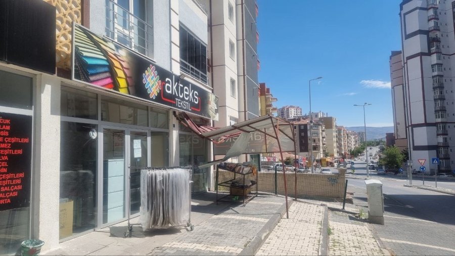 Kayseri’de 6. Kattan Düşen Gencin Burnu Bile Kanamadı