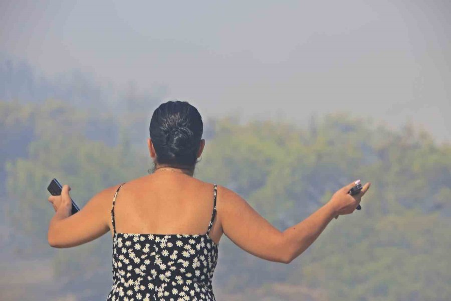 Antalya’daki Orman Yangınına 3 Saattir Müdahale Sürüyor