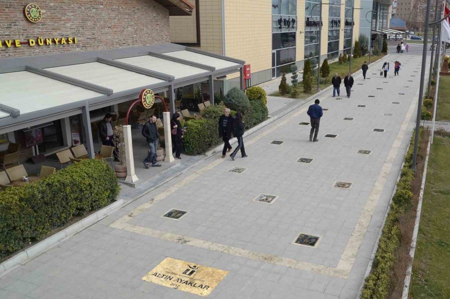 Efsaneler ’altın Ayaklar’ İle Yaşatılıyor