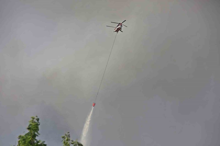 Antalya’daki Orman Yangınına 3 Saattir Müdahale Sürüyor