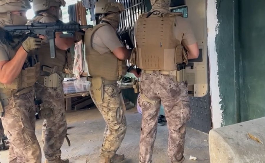 Antalya’da Zehir Tacirlerine Büyük Darbe: Kilolarca Uyuşturucu Madde Ele Geçirildi