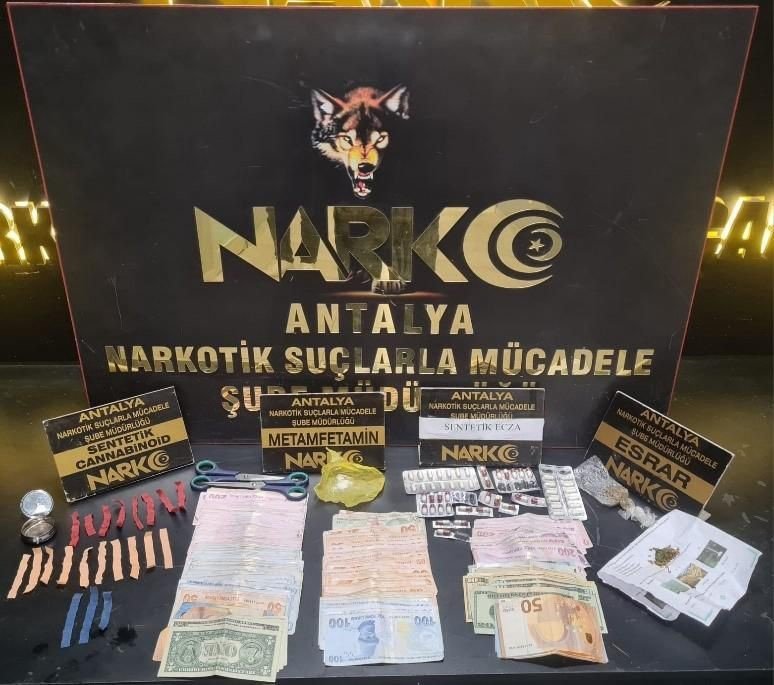 Antalya’da Zehir Tacirlerine Büyük Darbe: Kilolarca Uyuşturucu Madde Ele Geçirildi