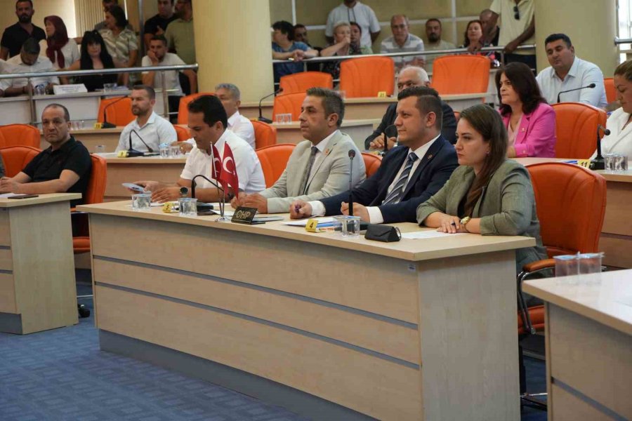 Kepez Belediye Meclisi’nde 3 Derneğe Tahsis Edilen Yer Geri Alındı