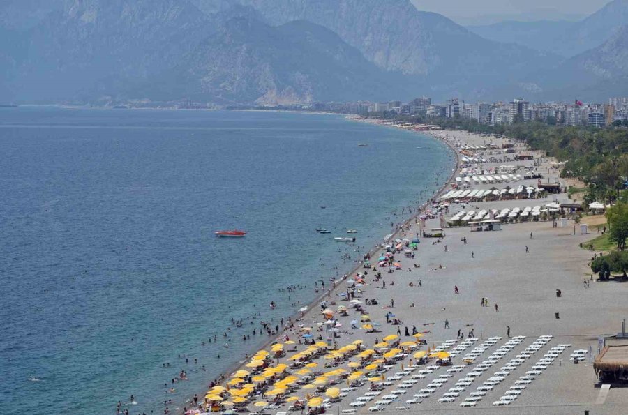 Nem Oranı Sıcaklığın Üç Katına Yaklaştı, Sahiller Hafta İçinde De Doldu Taştı