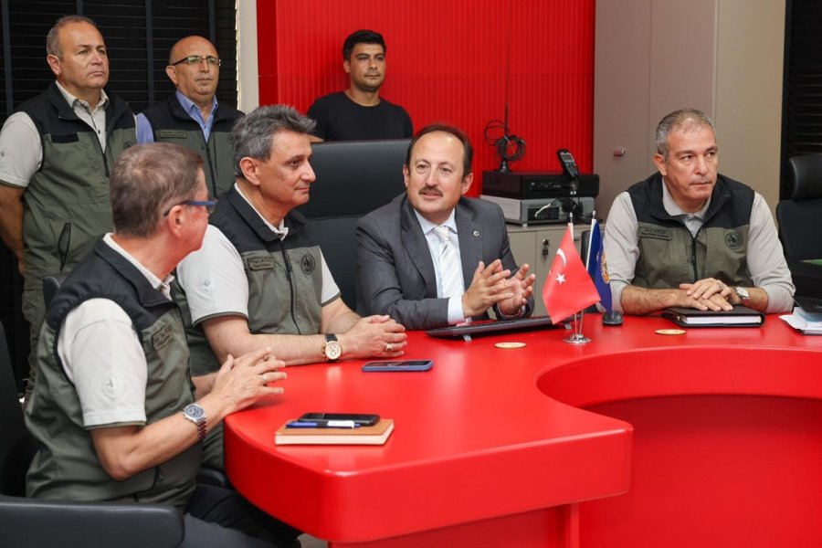 Vali Pehlivan, Yangın Yönetim Merkezinde İncelemelerde Bulundu