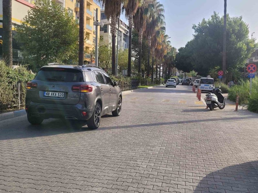 Otomobil İle Çarpışan Motosiklet Sürücüsü Yaralandı