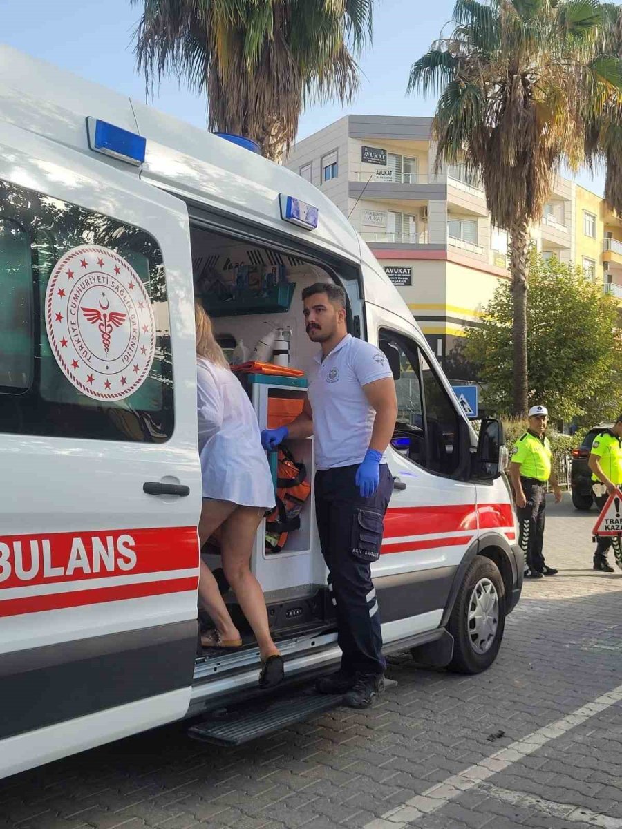 Otomobil İle Çarpışan Motosiklet Sürücüsü Yaralandı