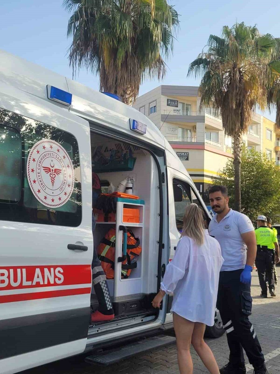 Otomobil İle Çarpışan Motosiklet Sürücüsü Yaralandı