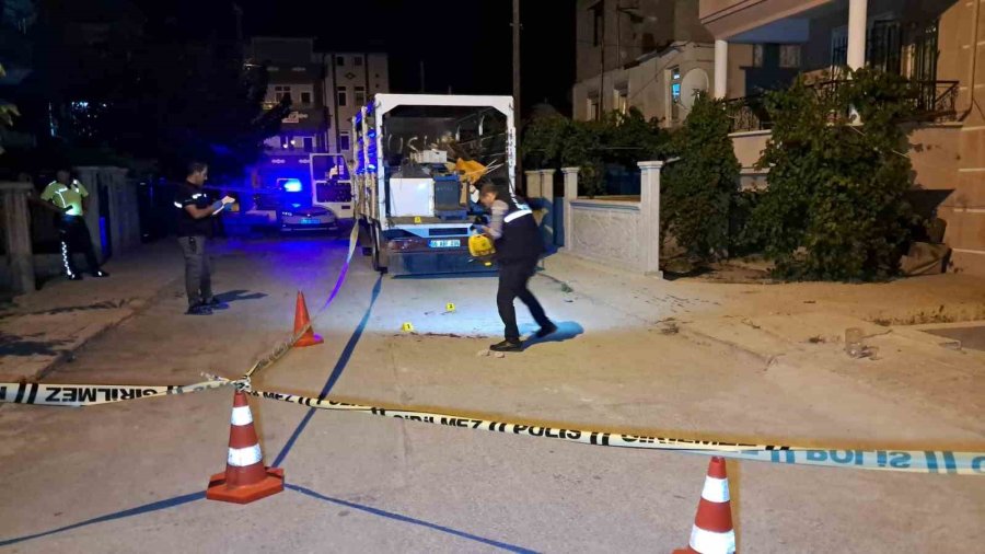 Amcasının Kullandığı Kamyonetin Altında Kalan 3 Yaşındaki Çocuk Hayatını Kaybetti