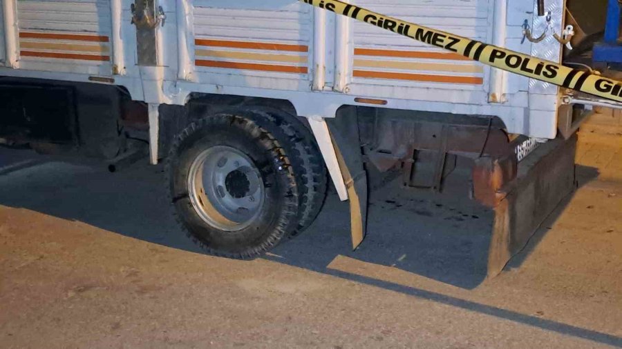 Amcasının Kullandığı Kamyonetin Altında Kalan 3 Yaşındaki Çocuk Hayatını Kaybetti