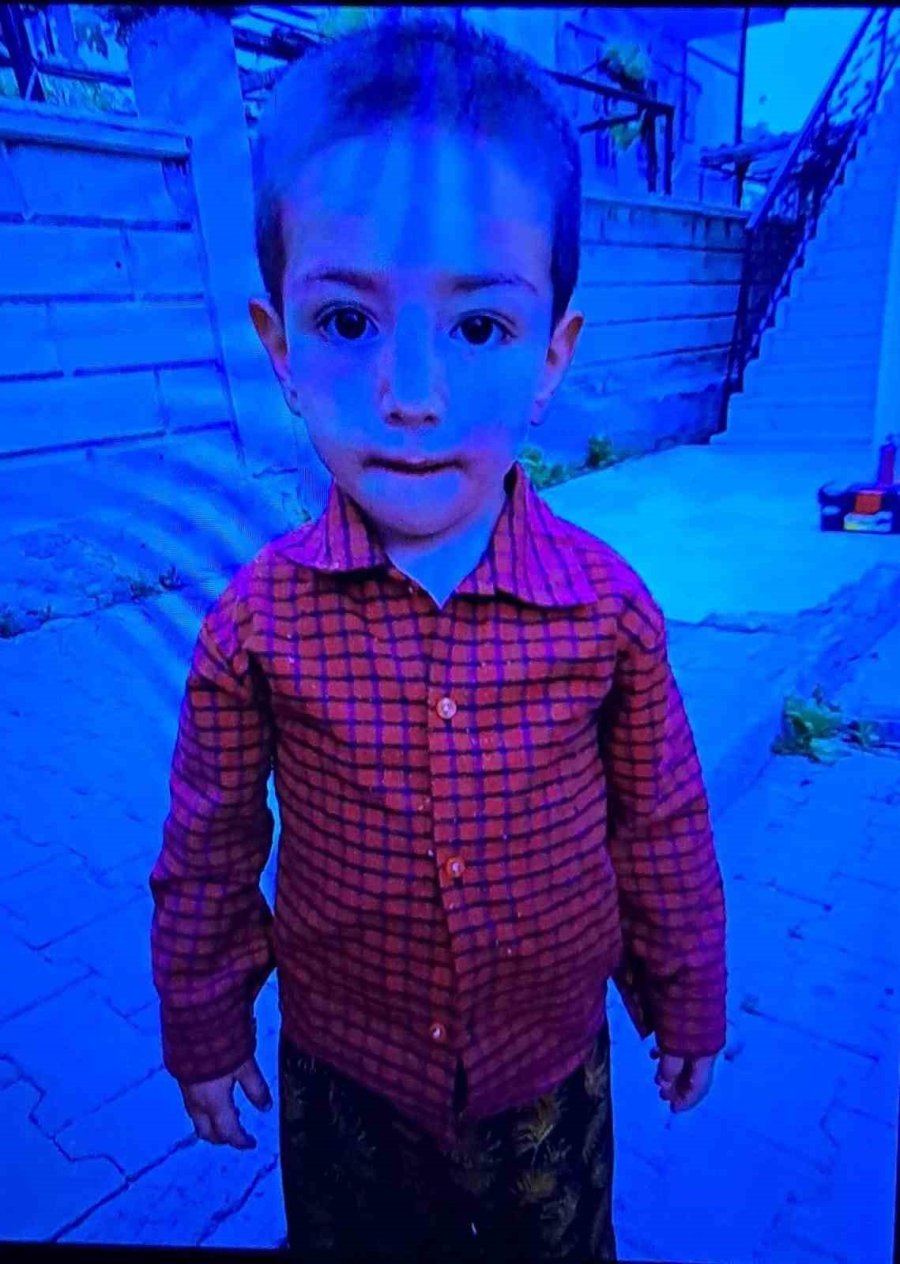 Amcasının Kullandığı Kamyonetin Altında Kalan 3 Yaşındaki Çocuk Hayatını Kaybetti