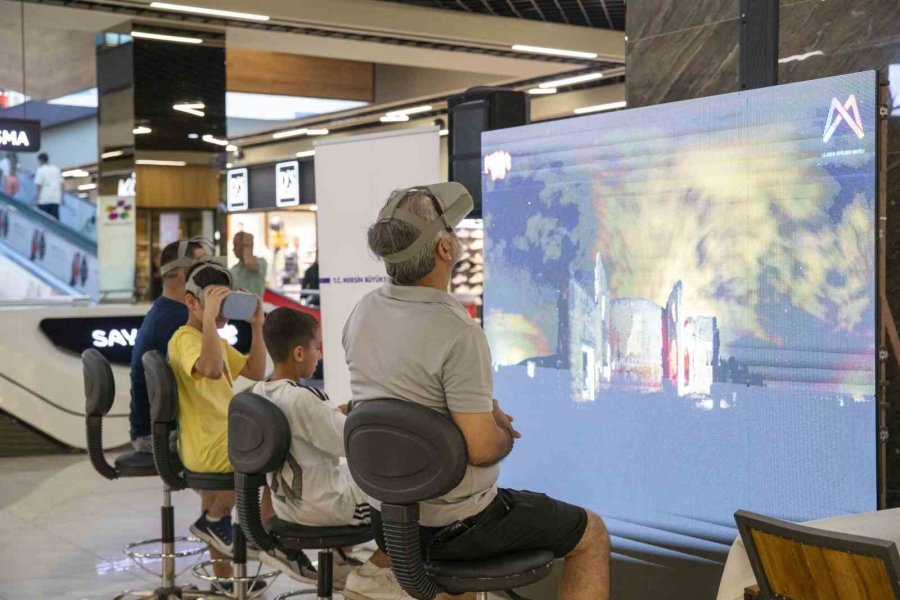 Mersin’in Tarihi Ve Turistik Yerlerini Sanal Gerçeklik Gözlüğüyle Keşfediyorlar