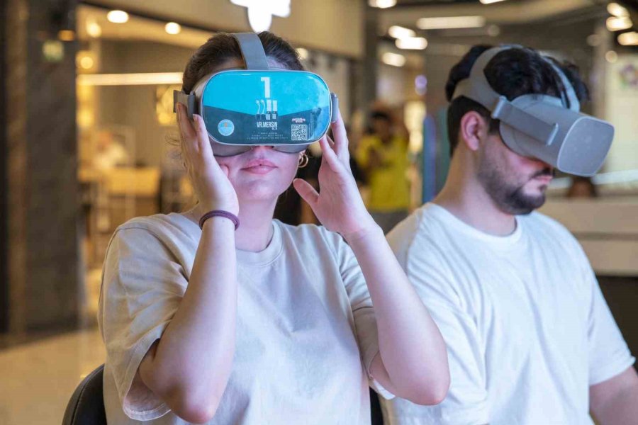 Mersin’in Tarihi Ve Turistik Yerlerini Sanal Gerçeklik Gözlüğüyle Keşfediyorlar