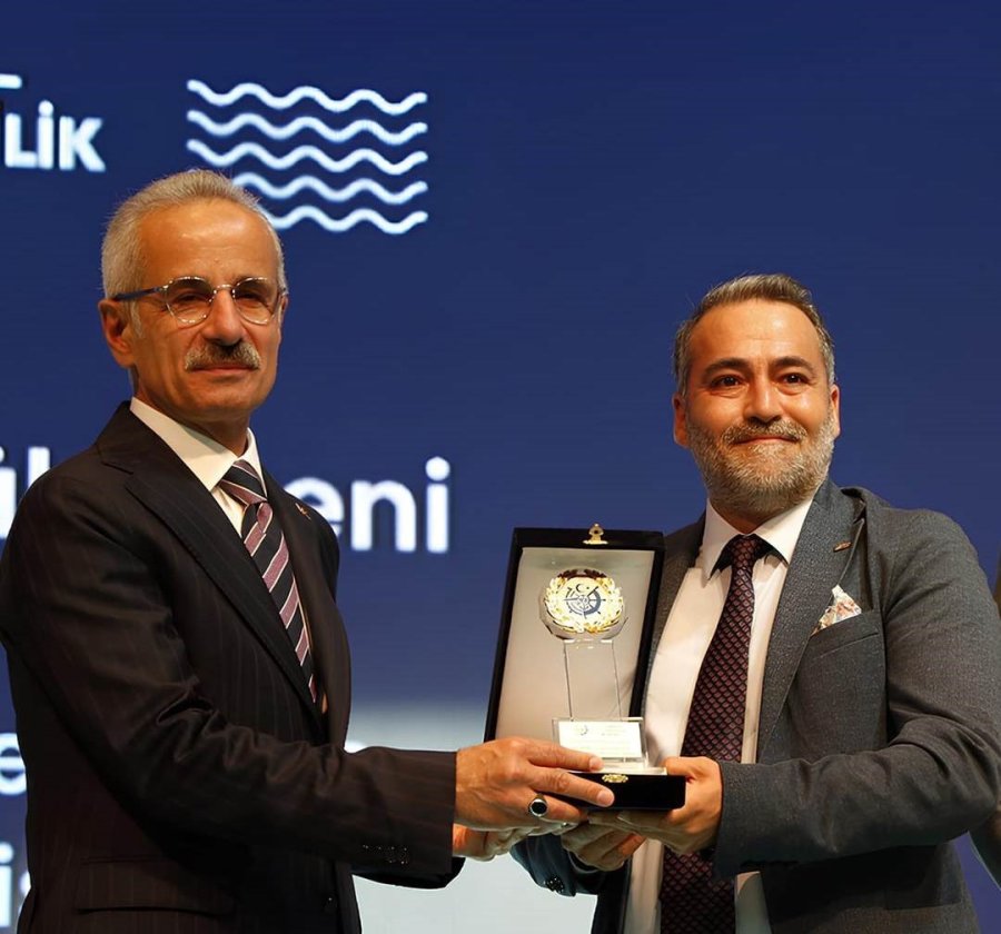 Mersin Uluslararası Limanı’na ’en Çok Yük Elleçleyen Liman Tesisi’ Ödülü