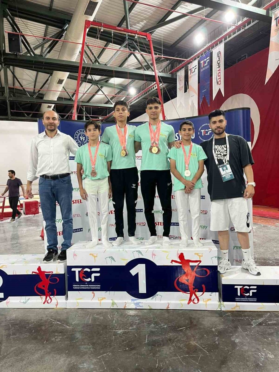 Kayseri Tohm Sporcularından 11 Madalya