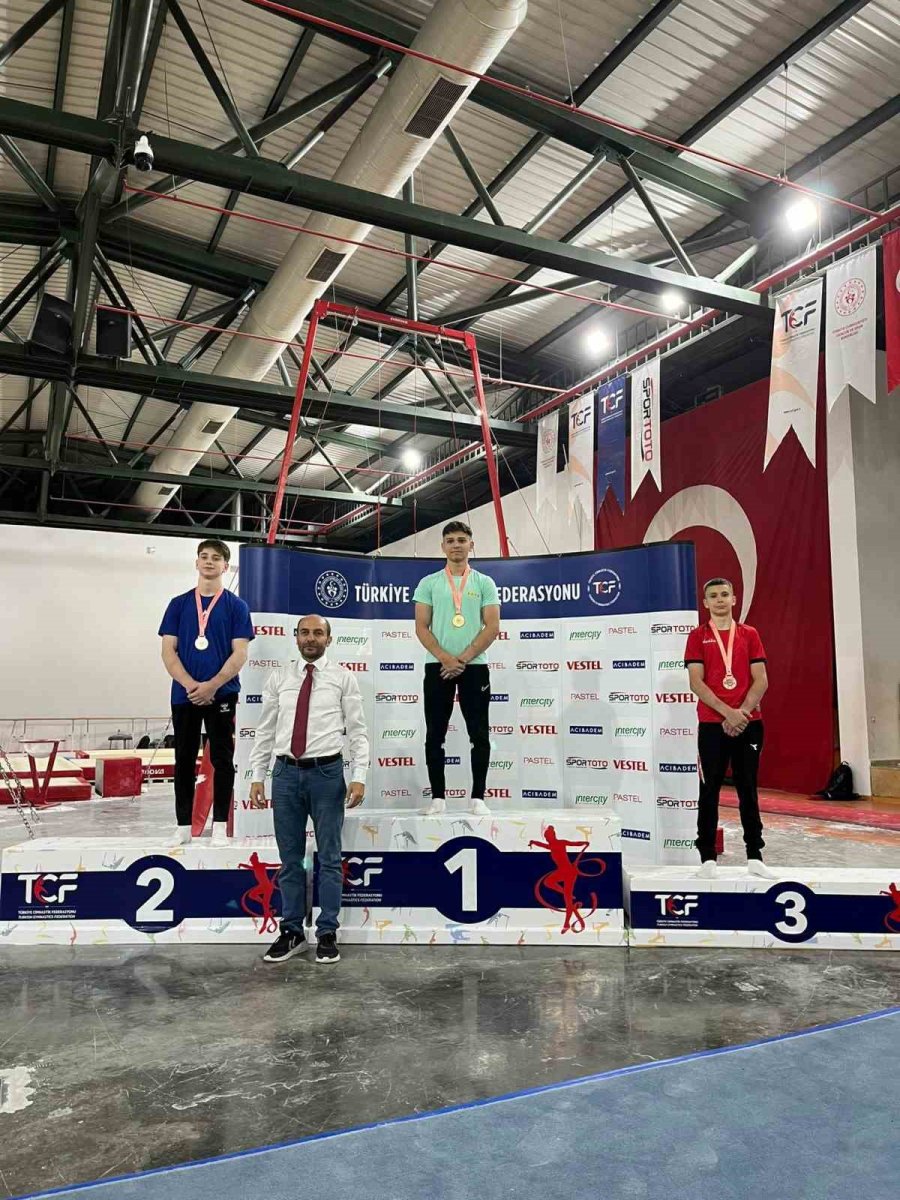 Kayseri Tohm Sporcularından 11 Madalya