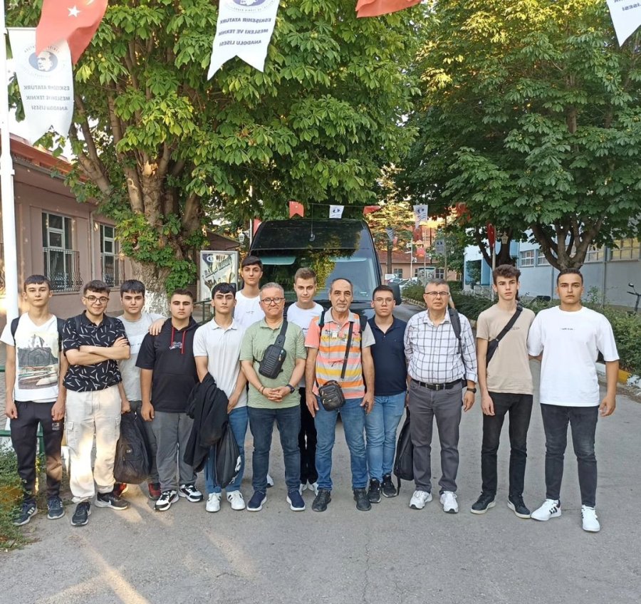 Eskişehir’den 15 Öğrenci Staj İçin Yurt Dışına Gitti