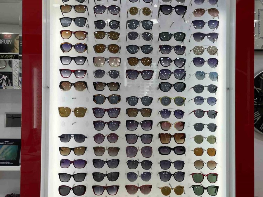 Yazın Gelmesiyle Birlikte Güneş Gözlüğü Satışları Arttı