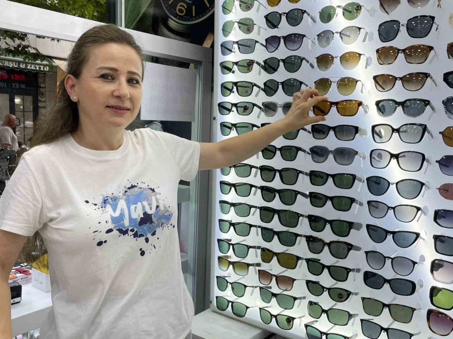 Yazın Gelmesiyle Birlikte Güneş Gözlüğü Satışları Arttı