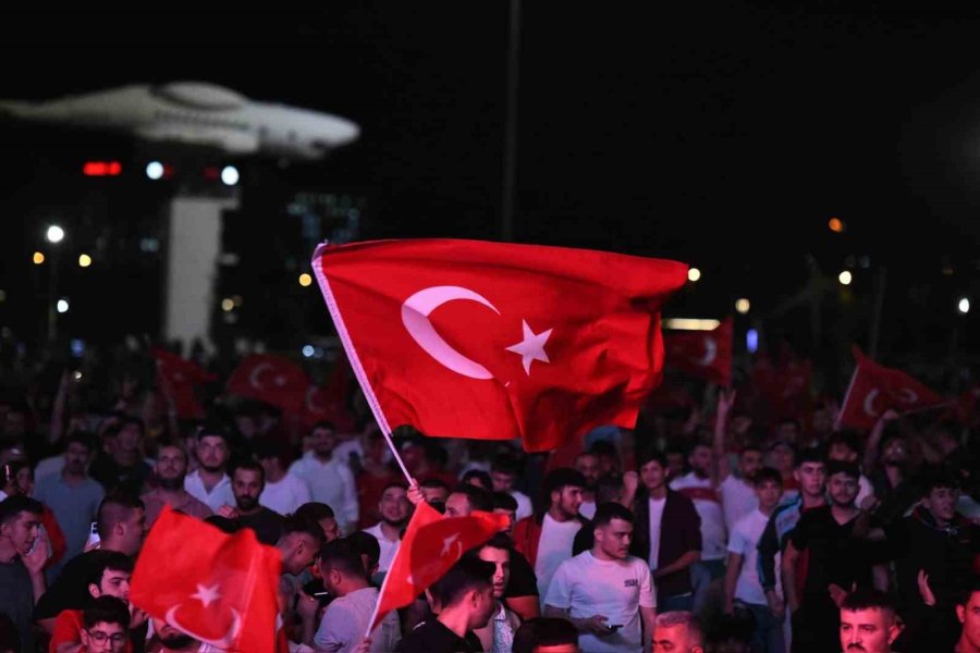 Kayserililer Çeyrek Final Heyecanını Millet Bahçesi’nde Yaşadı