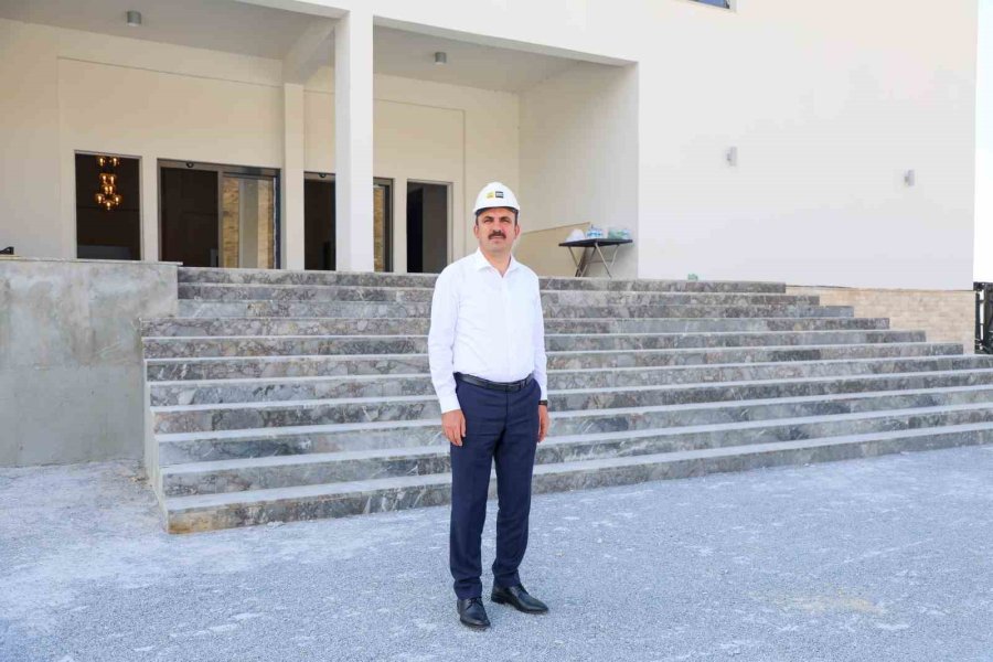 Başkan Altay Ladik’te Yapımında Sona Gelinen Düğün Salonunu İnceledi, Bilgehane Öğrencileriyle Buluştu