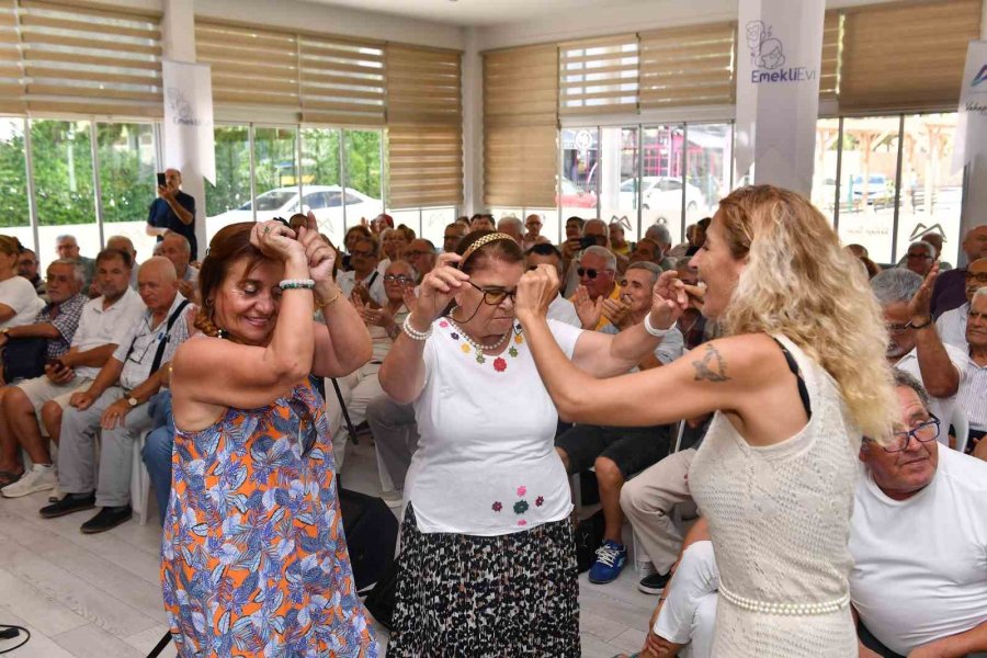 Emekliler Gönüllerince Eğleniyor