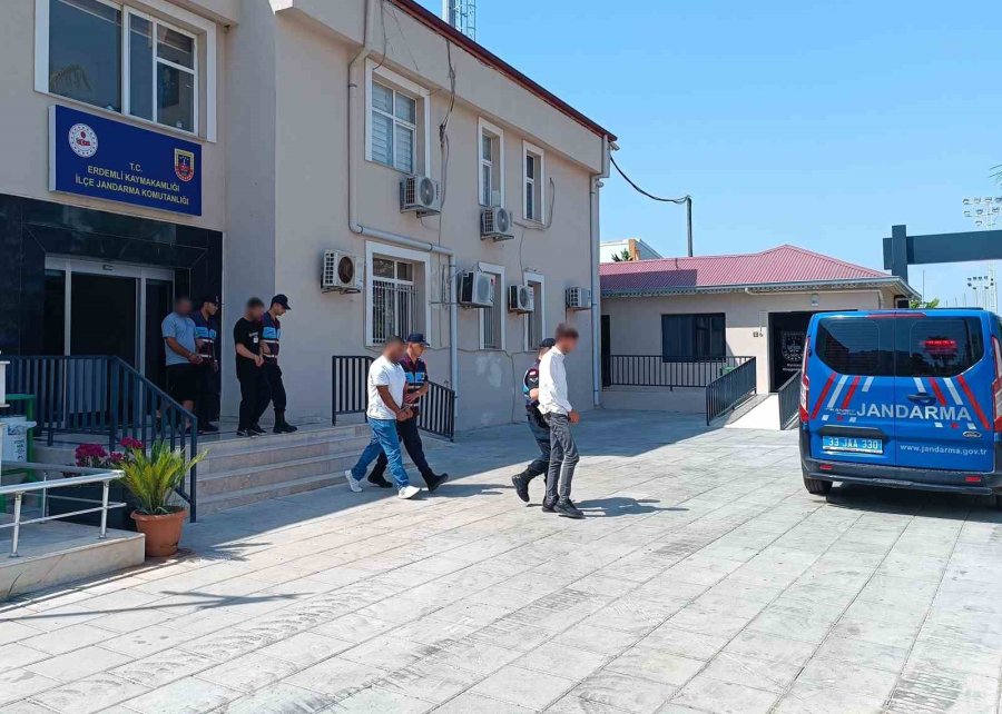 Mersin’de Göçmen Kaçakçılarına Yönelik Operasyon: 5 Gözaltı