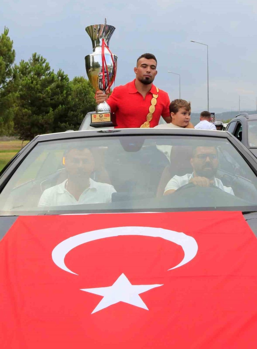 Kırkpınar Başpehlivanı Yusuf Can Zeybek’e Antalya’da Coşkulu Karşılama