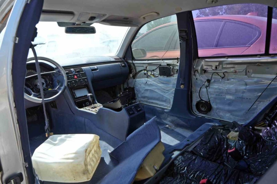 Hacizli Araçlarda ’şüpheli Araç’ Kurnazlığı: “tüm Koltukları Söküp Bidonu Koltuk Yapmışlar”