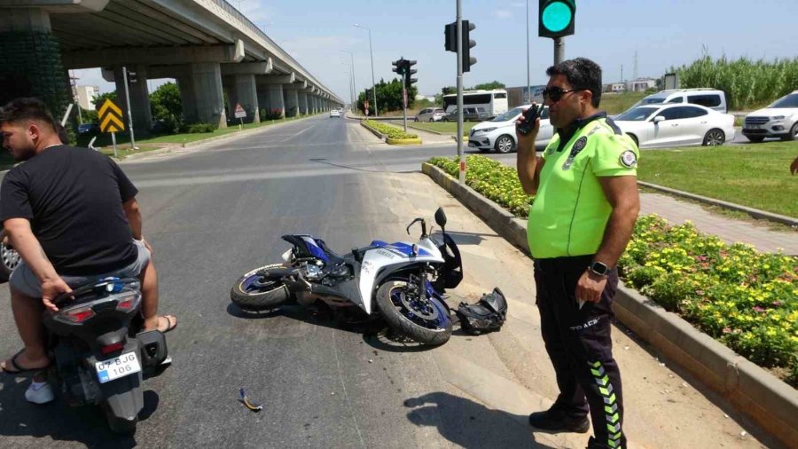 10 Metrelik Mesafede 2 Kez Kırmızı Işıkta Geçti, Hastanelik Oldu