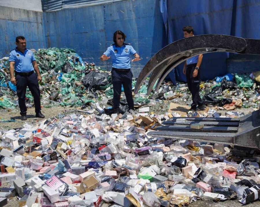 Antalya Büyükşehir Zabıtası 5 Bin 807 Adet Sahte Parfüme El Koydu
