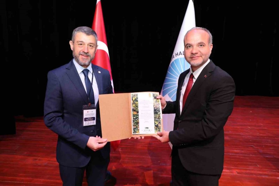 Niğde’de ’3. Uluslararası Sigortacılık, Bankacılık Ve Finans Sempozyumu’