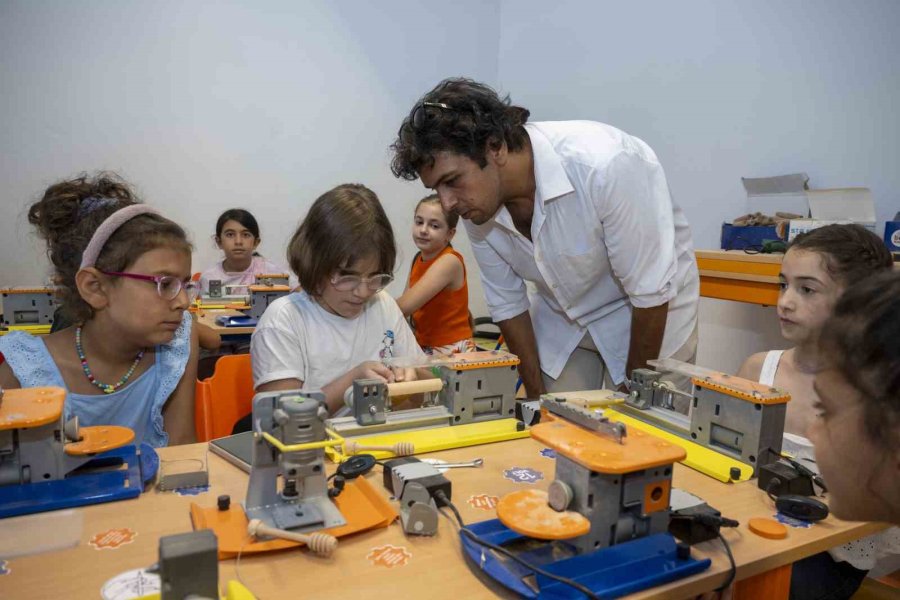 Mersinli Öğrenciler Stem Laboratuvarında Çalışma Yaptı